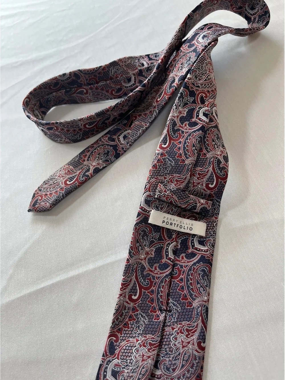 Perry Ellis portfolio neck tie red white blue paisley